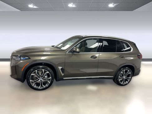 New 2026 BMW X5 sDrive40i image 2