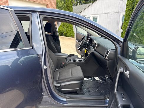 Used 2022 Kia Sportage LX FWD image 11