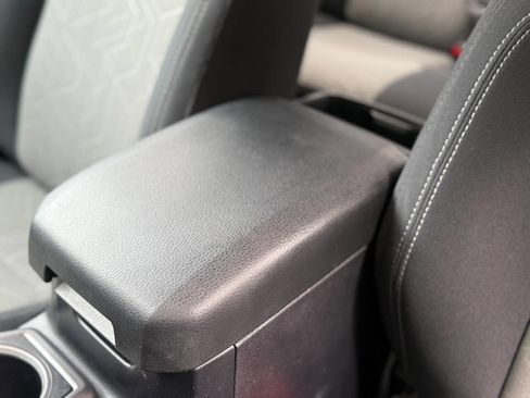 Used 2022 Toyota Tacoma TRD Off-Road image 27