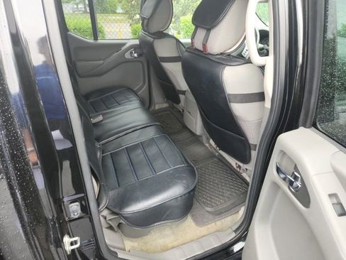 Used 2016 Nissan Frontier SV w/ SV Value Truck Package RWD image 10