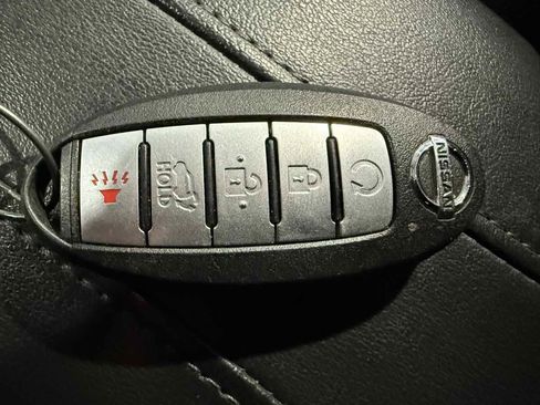 Used 2020 Nissan Rogue SV image 22