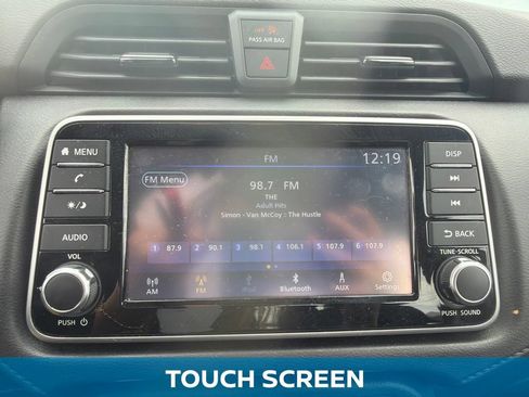 Used 2025 Nissan Versa S FWD image 4
