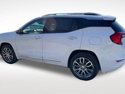 Used 2023 GMC Terrain Denali w/ Denali Premium Package image 6