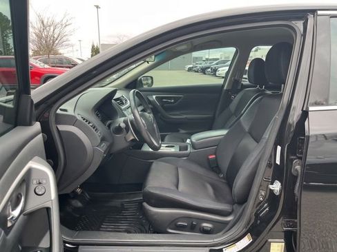 Used 2017 Nissan Altima 2.5 SR w/ Midnight Edition Package image 24