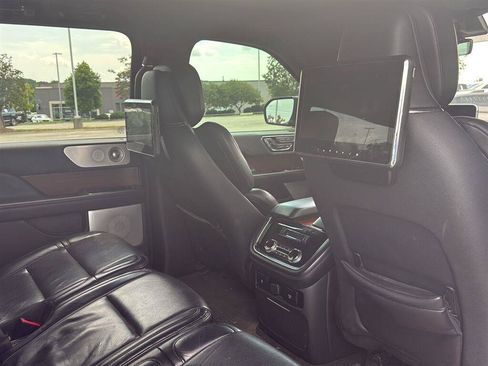 Used 2020 Lincoln Navigator L Reserve w/ Equipment Group 208A Reserve AWD/4WD image 19