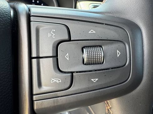 Used 2024 GMC Yukon AT4 w/ Technology Package AWD/4WD image 8