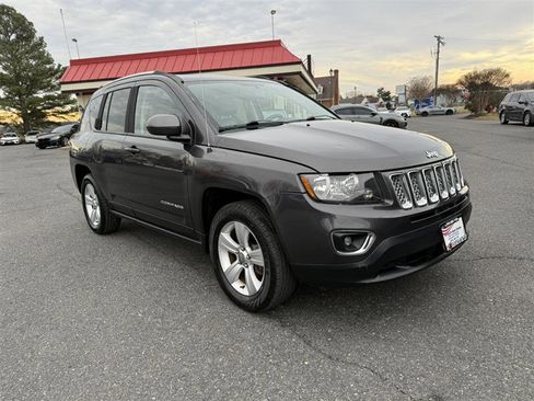Used 2015 Jeep Compass High Altitude image 3