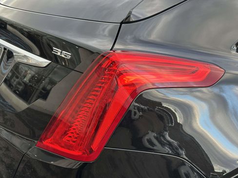 Used 2017 Cadillac XT5 Luxury w/ Driver Awareness Package image 6