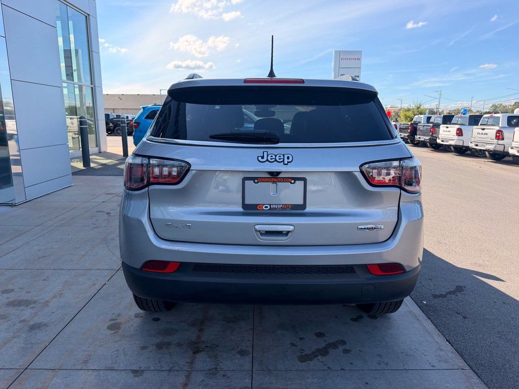 Used 2023 Jeep Compass Latitude w/ Convenience Group AWD/4WD image 11