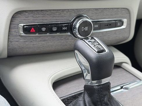 Used 2022 Volvo XC90 T6 Inscription w/ Advanced Package image 21