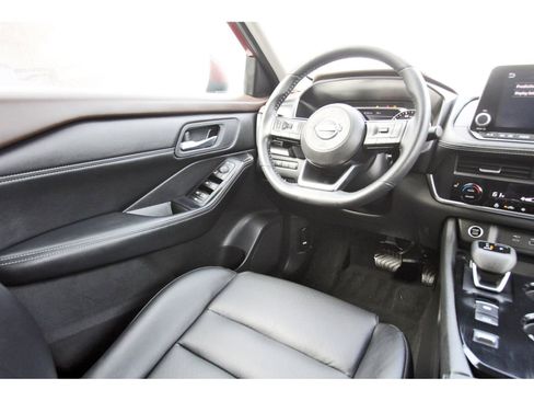 Used 2023 Nissan Rogue SV w/ SV Premium B Package image 11