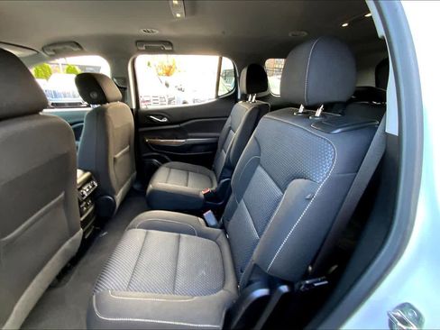 Certified 2023 GMC Acadia SLE w/ Driver Convenience Package image 20
