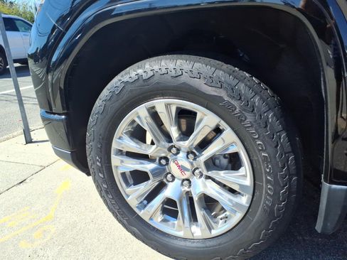 Used 2023 GMC Sierra 1500 Denali w/ Technology Package AWD/4WD image 10