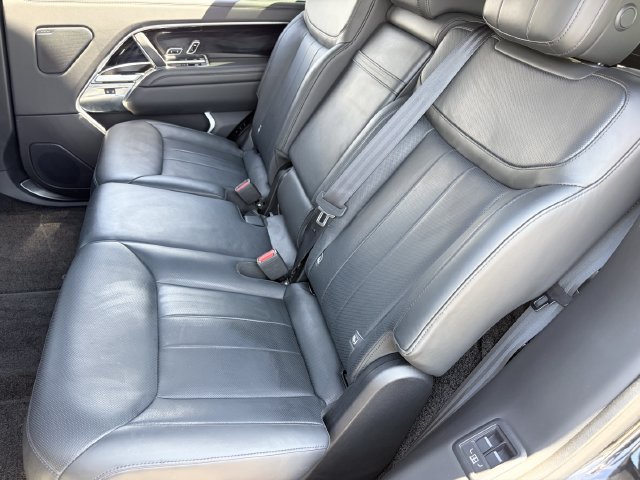 Used 2025 Land Rover Range Rover Long Wheelbase SE AWD/4WD image 25
