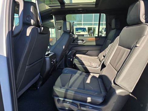 New 2026 GMC Yukon XL Denali w/ Denali Reserve Package image 52
