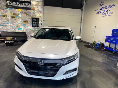 Used 2019 Honda Accord EX image 3
