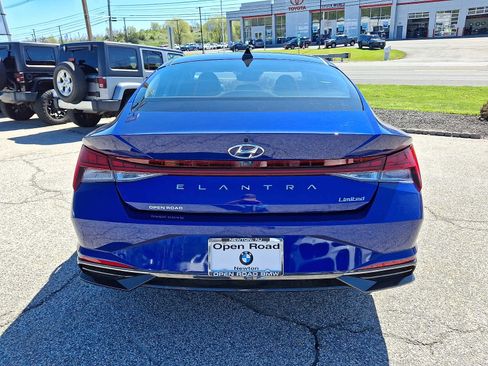Used 2023 Hyundai Elantra Limited FWD image 5