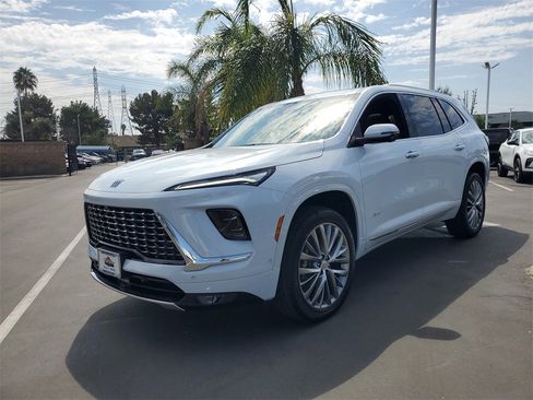 New 2026 Buick Enclave Avenir image 2