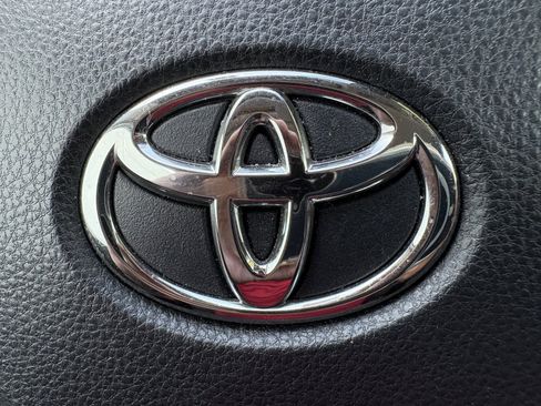 Used 2024 Toyota RAV4 XLE AWD/4WD image 18