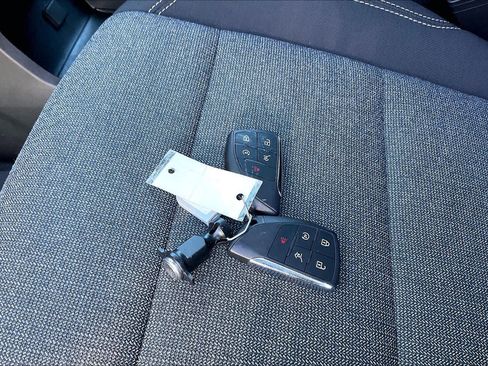 Used 2025 GMC Acadia Elevation image 14