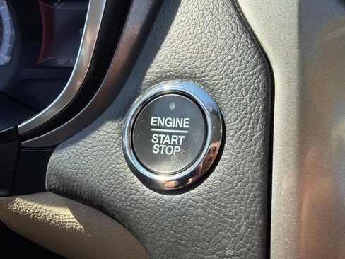 Used 2019 Ford Fusion SE FWD image 36