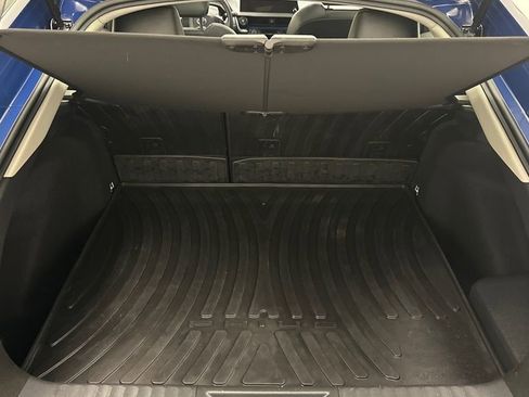 Used 2023 Toyota Prius XLE AWD/4WD image 12
