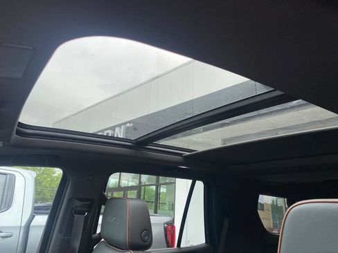New 2026 GMC Yukon AT4 w/ AT4 Premium Package AWD/4WD image 32