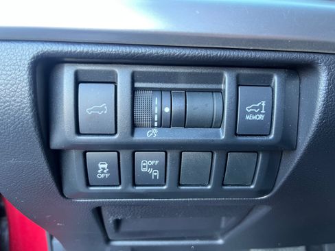 Used 2017 Subaru Outback 3.6R Limited AWD/4WD image 31