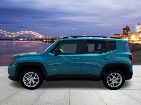 Used 2022 Jeep Renegade Latitude AWD/4WD image 2