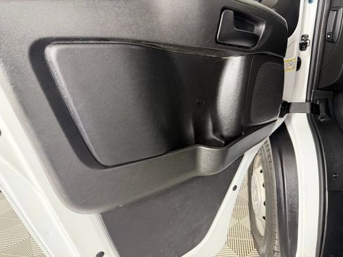 Used 2025 RAM ProMaster 2500 w/ Convenience Group FWD image 24