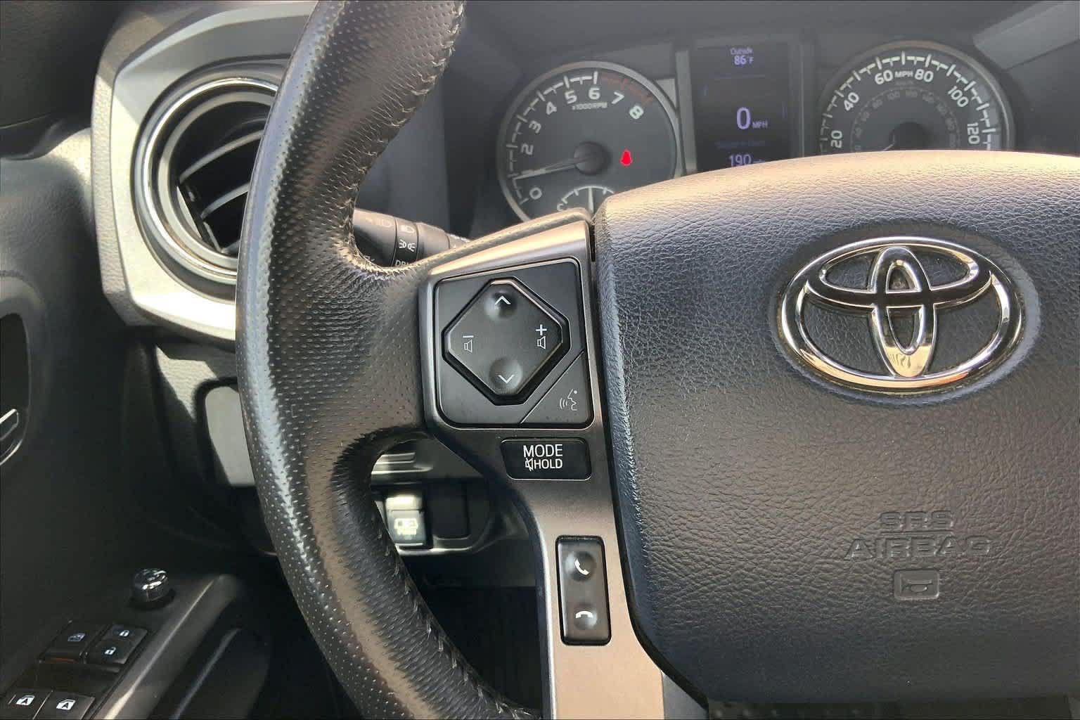 Used 2017 Toyota Tacoma 2WD Double Cab image 24