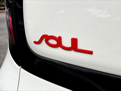 Used 2018 Kia Soul ! image 9
