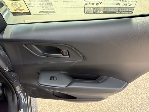 New 2026 Toyota Prius Plug-In Hybrid FWD image 16