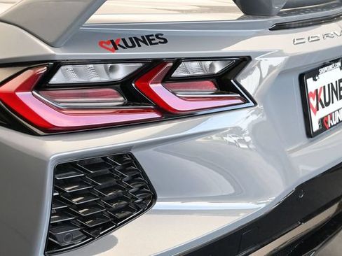 Used 2024 Chevrolet Corvette Stingray Preferred Conv w/ Z51 Performance Package RWD image 9
