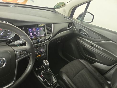 Used 2022 Buick Encore Preferred AWD/4WD image 22