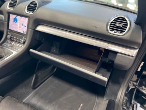 Used 2019 Porsche 718 Boxster S image 32