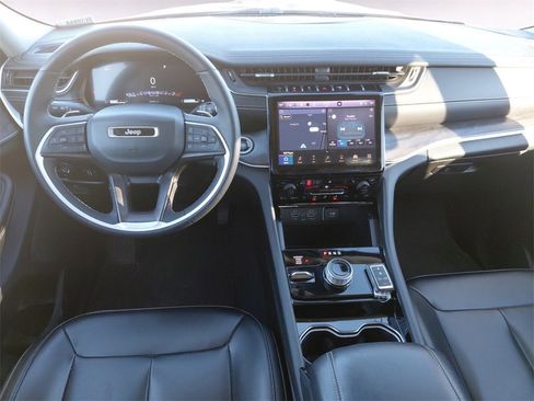 Used 2023 Jeep Grand Cherokee L Limited image 12