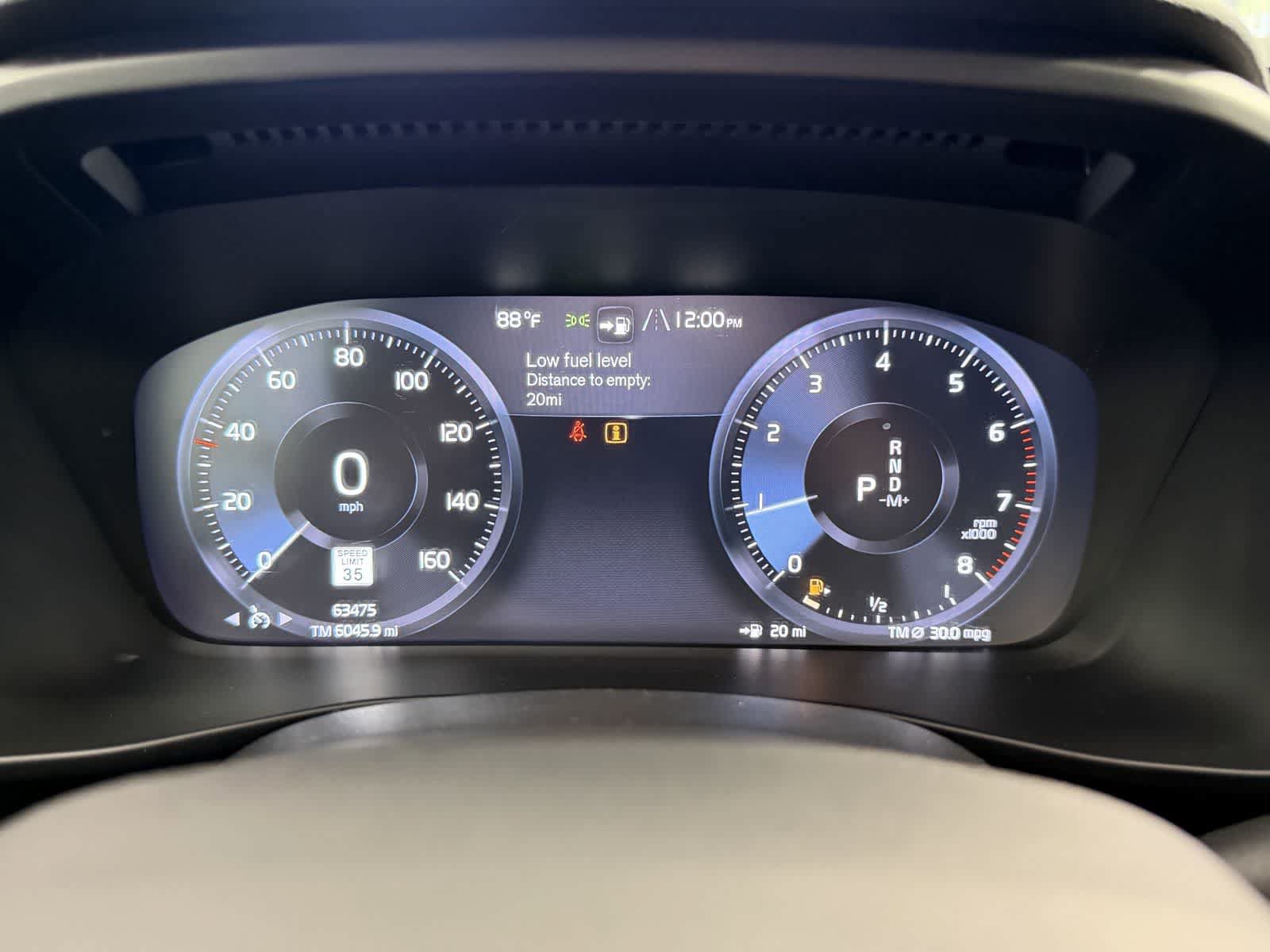 Used 2022 Volvo XC40 T4 Momentum FWD image 18