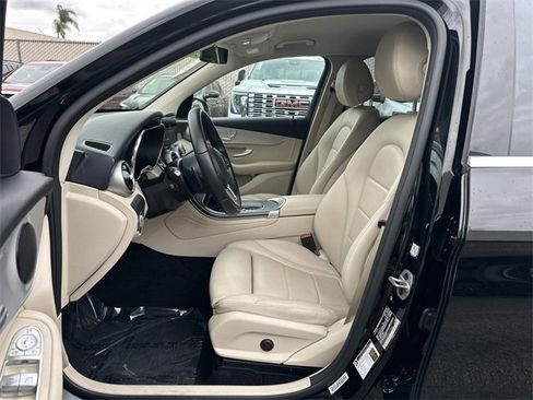 Used 2022 Mercedes-Benz GLC 300 4MATIC image 17