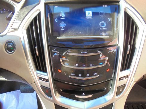 Used 2013 Cadillac SRX Luxury image 11