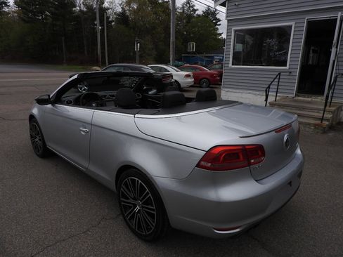 Used 2013 Volkswagen Eos FWD image 4