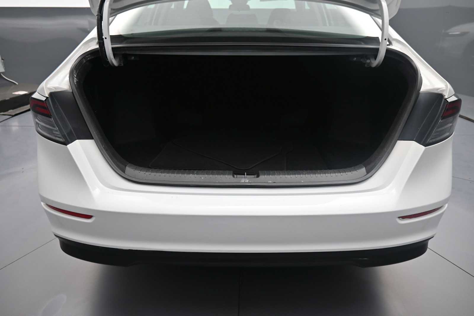 Certified 2024 Honda Accord EX image 21