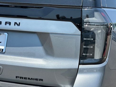New 2025 Chevrolet Suburban Premier AWD/4WD image 34