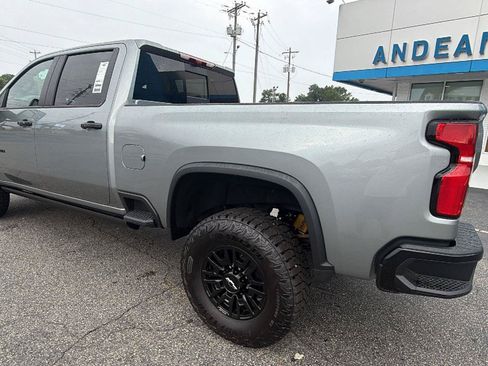 New 2026 Chevrolet Silverado 2500 ZR2 w/ LPO, Dark Essentials Package AWD/4WD image 11