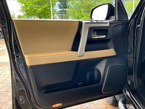 Used 2021 Toyota 4Runner SR5 Premium w/ Moonroof Package RWD image 20