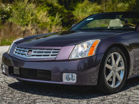 Used 2004 Cadillac XLR image 39