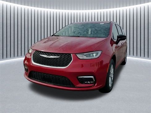 New 2026 Chrysler Pacifica Select image 16
