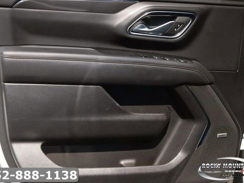 Used 2024 GMC Yukon AT4 AWD/4WD image 11