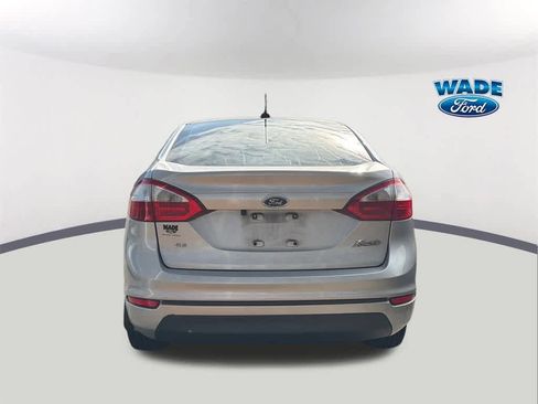 Used 2017 Ford Fiesta SE image 5