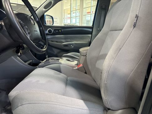 Used 2007 Toyota Tacoma PreRunner w/ TRD Sport Pkg #3 RWD image 11
